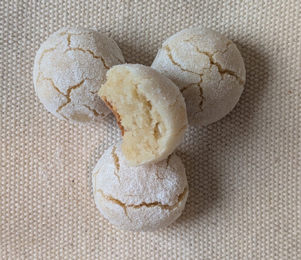 Gluten free classic amaretti cookie