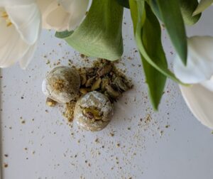 Pistachio Amaretti Cookies